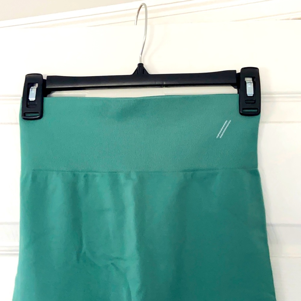 TALA sea zinnia leggings